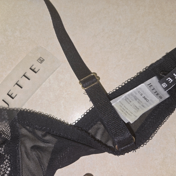 Jette Black Lace Balconette Bra with Floral Design - Picture 3 of 8